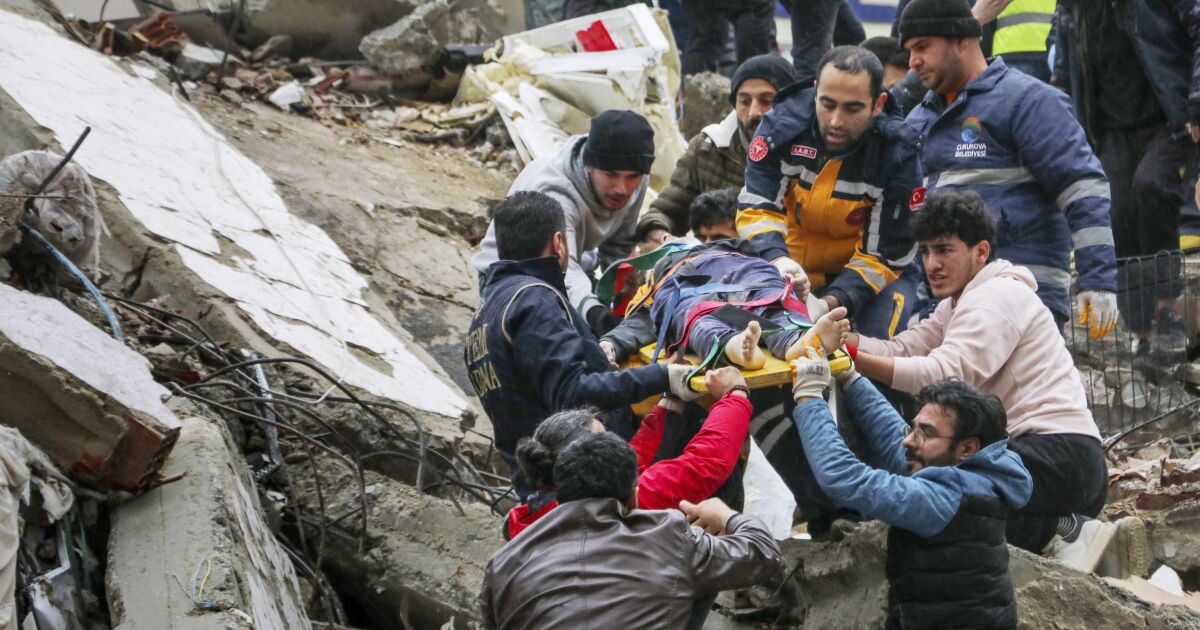 Death Toll Rises After Fresh Earthquake Hits Turkey-Syria Border